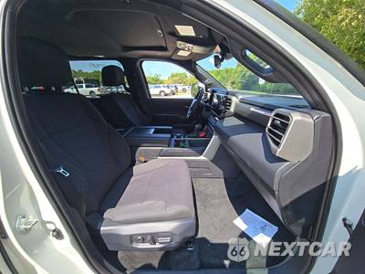 2026 Toyota Sequoia SR5 - zdjęcie 16 z 19 - miniatura