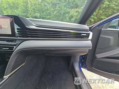 2026 Toyota Camry SE - zdjęcie 16 z 18 - miniatura