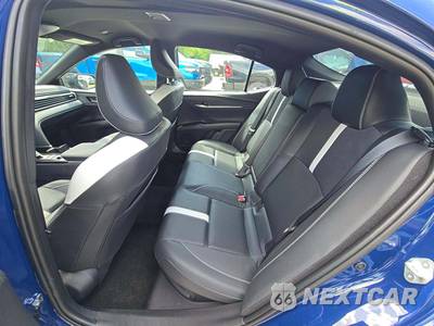 2026 Toyota Camry SE - zdjęcie 10 z 18 - miniatura