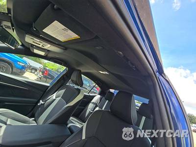 2026 Toyota Camry SE - zdjęcie 8 z 18 - miniatura