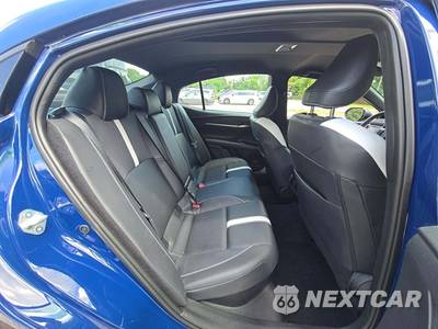 2026 Toyota Camry SE - zdjęcie 13 z 18 - miniatura