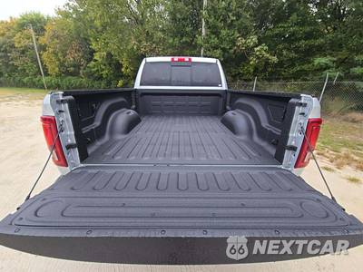 2026 Ram 2500 Laramie Crew Cab Medium Bed - zdjęcie 11 z 19 - miniatura
