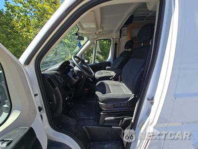 2014 Ram ProMaster 3500 Cargo Van High Roof 159.0" WB - zdjęcie 3 z 31 - miniatura