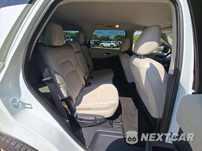 2026 Nissan Pathfinder SL - zdjęcie 14 z 18 - miniatura