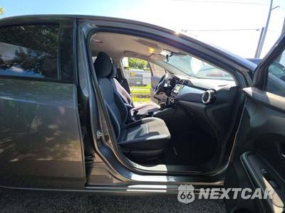 2025 Nissan Versa SV - zdjęcie 18 z 21 - miniatura
