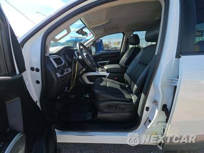 2017 Nissan TITAN PRO-4X Crew Cab Short Bed - zdjęcie 6 z 24 - miniatura