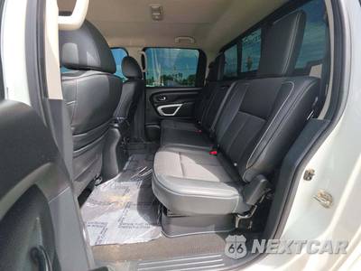 2018 Nissan TITAN PRO-4X Crew Cab Short Bed - zdjęcie 13 z 24 - miniatura