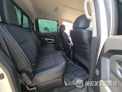 2018 Nissan TITAN PRO-4X Crew Cab Short Bed - zdjęcie 16 z 24 - miniatura