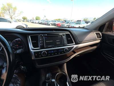 2018 Toyota Highlander LE Plus - zdjęcie 10 z 27 - miniatura