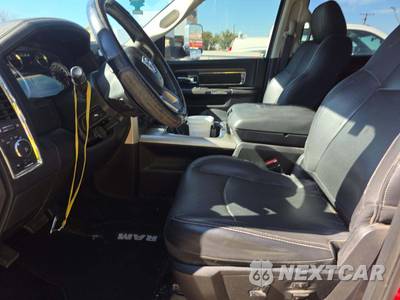 2017 Ram 1500 Laramie Crew Cab Medium Bed - zdjęcie 6 z 21 - miniatura