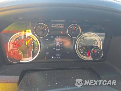 2017 Ram 1500 Laramie Crew Cab Medium Bed - zdjęcie 9 z 21 - miniatura