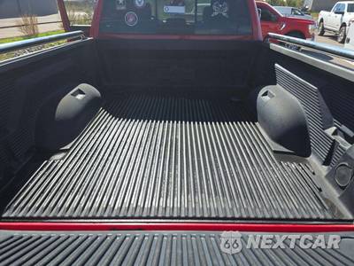 2017 Ram 1500 Laramie Crew Cab Medium Bed - zdjęcie 14 z 21 - miniatura