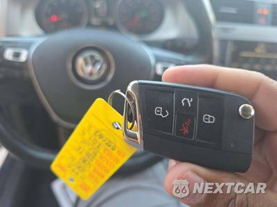 2016 Volkswagen Golf 1.8T SE Hatchback - zdjęcie 8 z 22 - miniatura