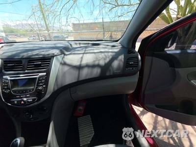 2013 Hyundai Accent GLS Sedan - zdjęcie 19 z 20 - miniatura
