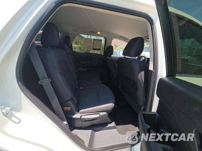 2025 Nissan Pathfinder SV - zdjęcie 17 z 21 - miniatura