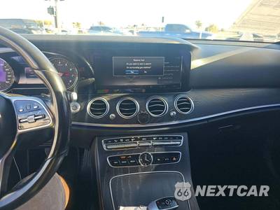 2019 Mercedes-Benz E 300 Sedan - zdjęcie 10 z 23 - miniatura