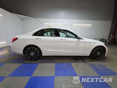 2021 Mercedes-Benz C 300 Sedan - zdjęcie 4 z 30 - miniatura