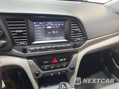 2018 Hyundai Elantra SEL Sedan - zdjęcie 10 z 27 - miniatura