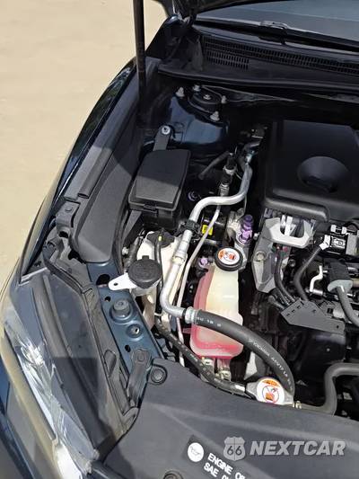 2018 Toyota Camry Hybrid SE - zdjęcie 30 z 32 - miniatura