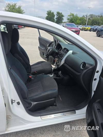 2015 Nissan Versa SV - zdjęcie 18 z 23 - miniatura