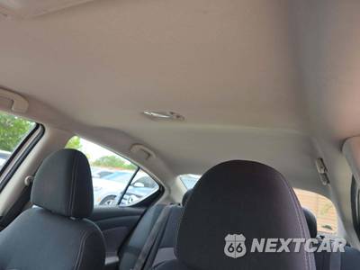 2015 Nissan Versa SV - zdjęcie 11 z 23 - miniatura