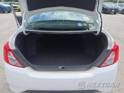2015 Nissan Versa SV - zdjęcie 14 z 23 - miniatura
