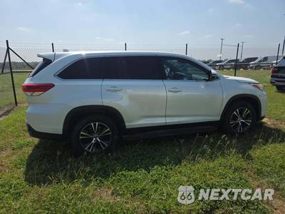 2019 Toyota Highlander LE Plus - zdjęcie 4 z 21 - miniatura