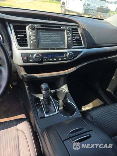 2019 Toyota Highlander LE Plus - zdjęcie 10 z 21 - miniatura
