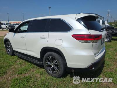 2019 Toyota Highlander LE Plus - zdjęcie 2 z 21 - miniatura