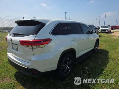 2019 Toyota Highlander LE Plus - zdjęcie 3 z 21 - miniatura