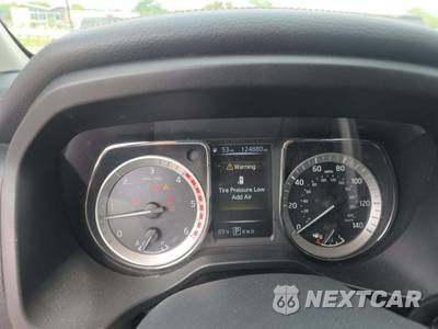 2016 Nissan TITAN XD SL Crew Cab Medium Bed - zdjęcie 6 z 30 - miniatura