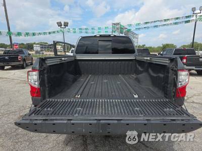 2016 Nissan TITAN XD SL Crew Cab Medium Bed - zdjęcie 11 z 30 - miniatura