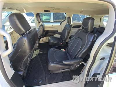 2024 Chrysler Pacifica Touring L 121.6" WB - zdjęcie 13 z 25 - miniatura