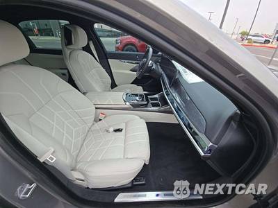 2025 BMW i7 eDrive50 M SPORT LINE - zdjęcie 19 z 21 - miniatura