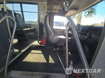 2015 Chevrolet Express 4500 Cutaway 2WT DRW - zdjęcie 15 z 22 - miniatura
