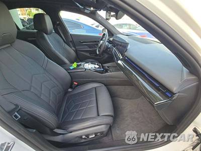 2024 BMW 5 Series Sedan 530i - zdjęcie 18 z 21 - miniatura
