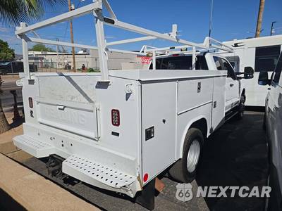 2024 Ford Super Duty F-350 Cab Chassis XL Extended Cab w/Rear Doors DRW - zdjęcie 3 z 23 - miniatura