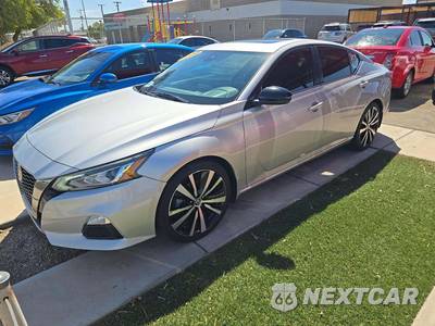 2020 Nissan Altima SR - zdjęcie 1 z 28 - miniatura