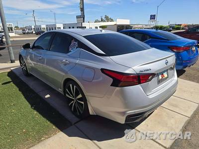 2020 Nissan Altima SR - zdjęcie 2 z 28 - miniatura