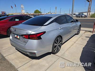 2020 Nissan Altima SR - zdjęcie 3 z 28 - miniatura