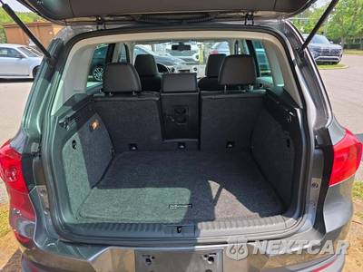2016 Volkswagen Tiguan SE - zdjęcie 14 z 28 - miniatura