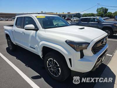 2025 Toyota Tacoma TRD Sport Crew Cab Medium Bed - zdjęcie 4 z 21 - miniatura