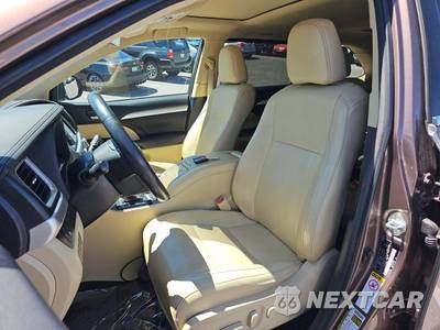 2018 Toyota Highlander XLE - zdjęcie 6 z 23 - miniatura