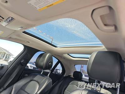 2017 Mercedes-Benz C 300 4MATIC Sedan - zdjęcie 8 z 25 - miniatura