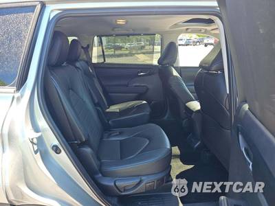2024 Toyota Highlander XLE - zdjęcie 17 z 22 - miniatura