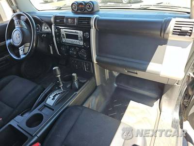 2011 Toyota FJ Cruiser w/Rear Doors - zdjęcie 19 z 23 - miniatura