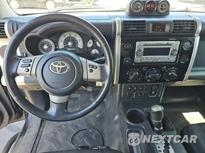 2011 Toyota FJ Cruiser w/Rear Doors - zdjęcie 10 z 23 - miniatura