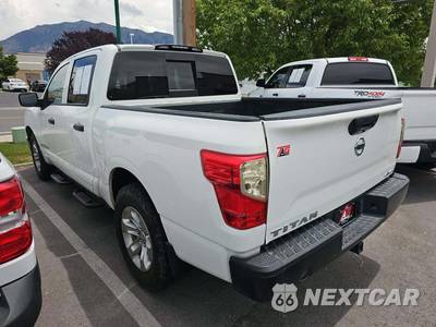 2021 Nissan TITAN S Crew Cab Short Bed - zdjęcie 2 z 25 - miniatura