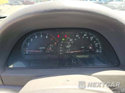 2002 Toyota Camry LE - zdjęcie 9 z 32 - miniatura
