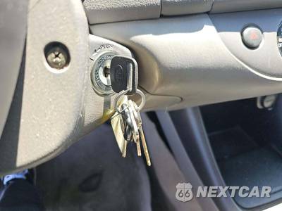 2002 Toyota Camry LE - zdjęcie 8 z 32 - miniatura